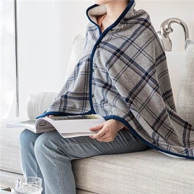 Odeja iz polarnega flisa in šerpa šala